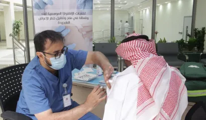 كليات الشرق العربي تقيم حملة التطعيم ضد الانفلونزا الموسمية