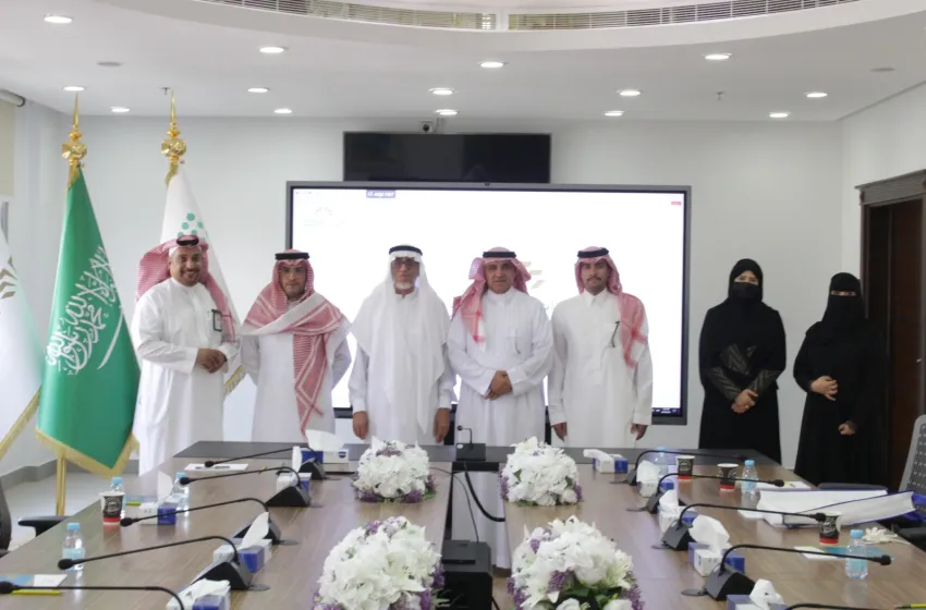 عميد كلية الحقوق يلتقي وفداً من اتحاد الغرف التجارية السعودية
