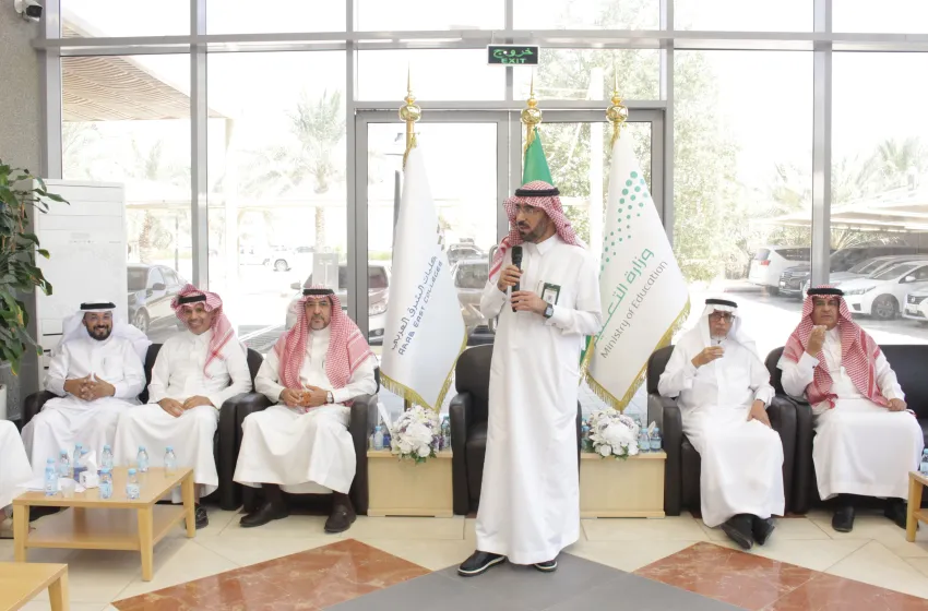 نائب رئيس مجلس الأمناء يلتقي أعضاء هيئة التدريس